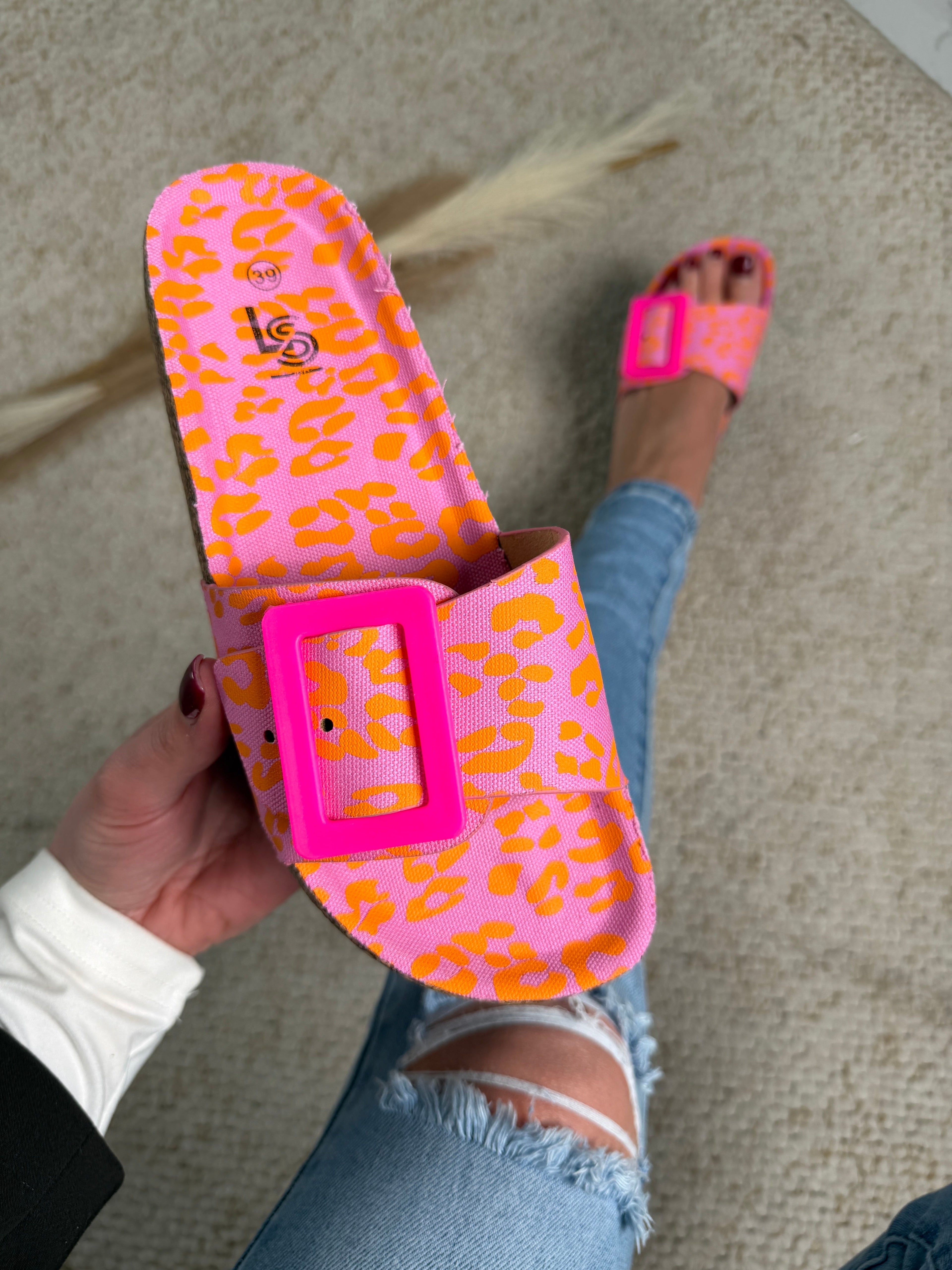 SANDALIAS PRINT NARANJA CON HEBILLA